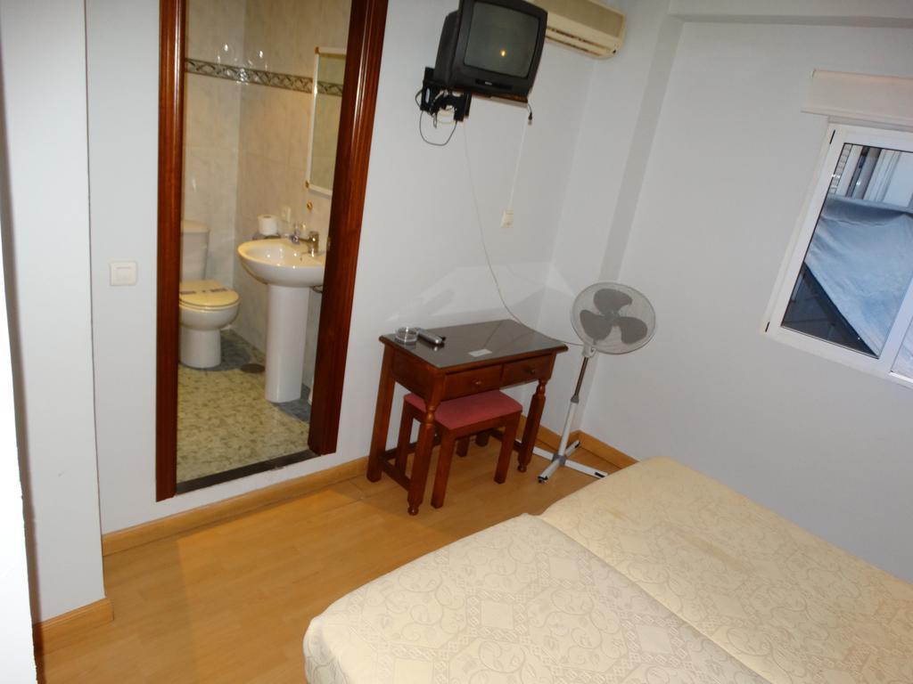 Hostal La Redonda Granada Luaran gambar