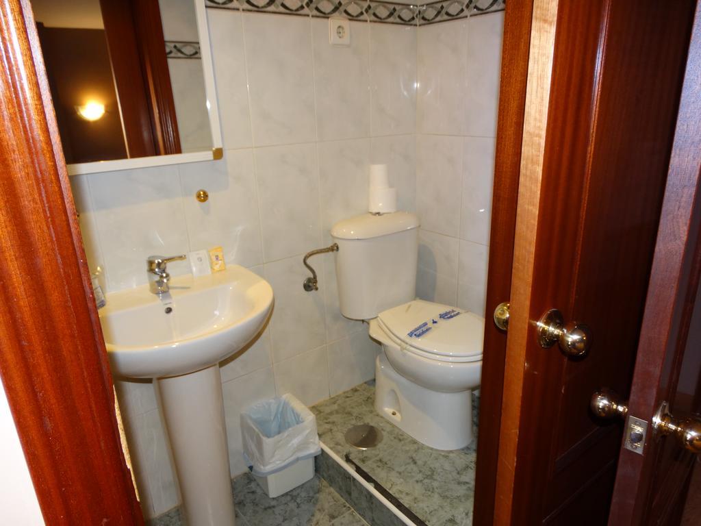 Hostal La Redonda Granada Luaran gambar
