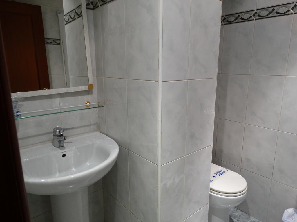 Hostal La Redonda Granada Luaran gambar