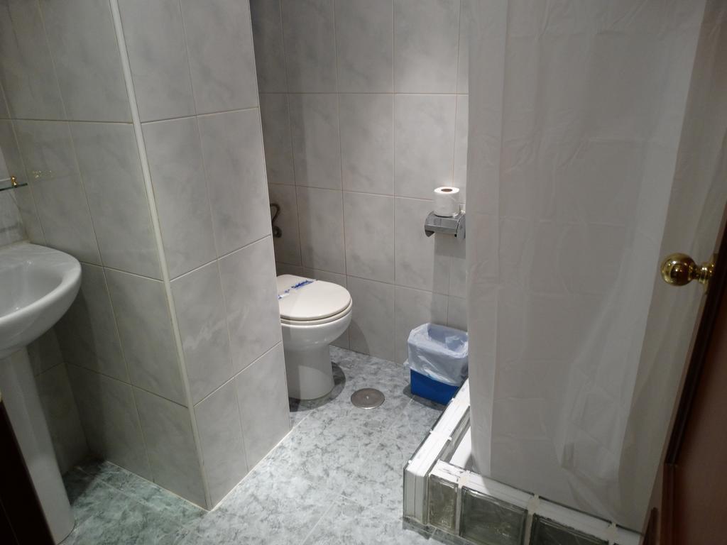 Hostal La Redonda Granada Luaran gambar