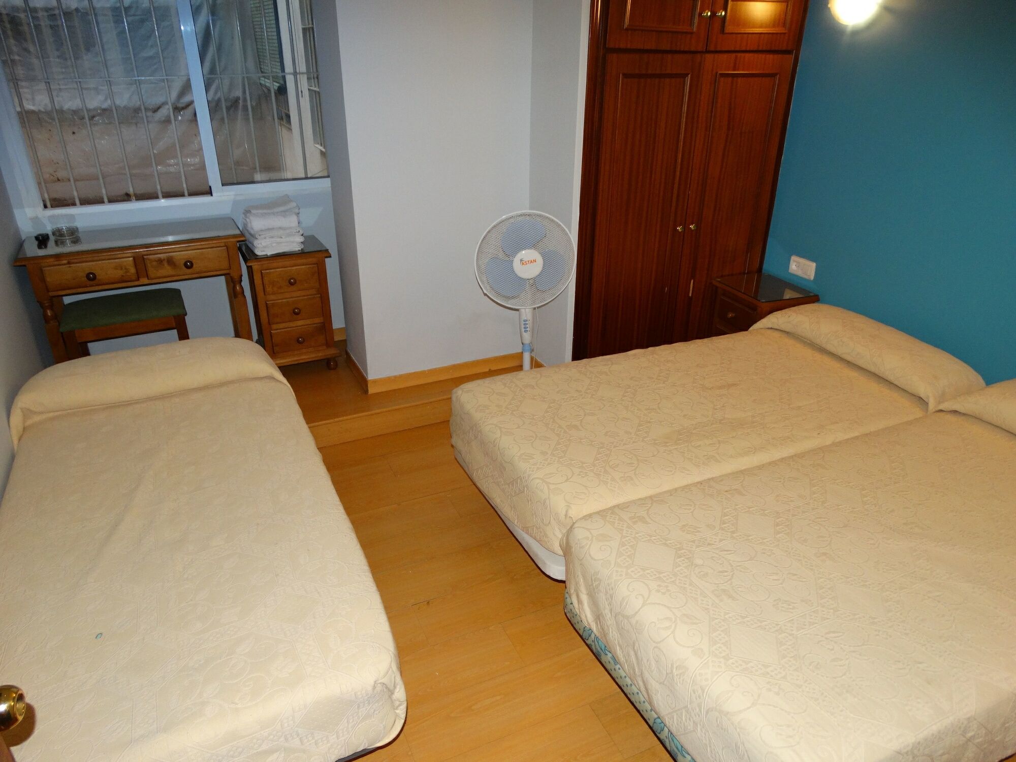 Hostal La Redonda Granada Luaran gambar